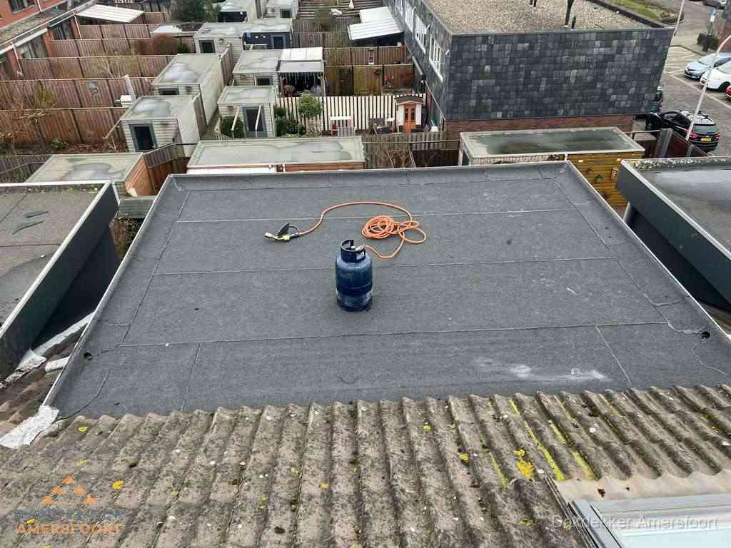 Dakreparatie plat dak met bitumen in Amersfoort